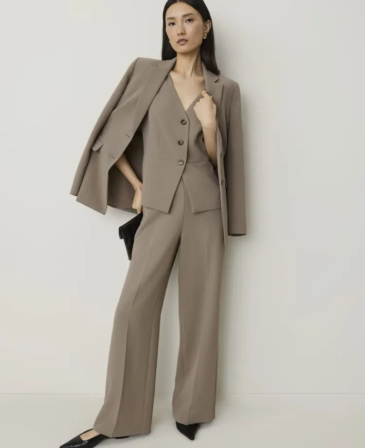 The Petite Side Zip Wide-Leg Pant in Textured Crepe
