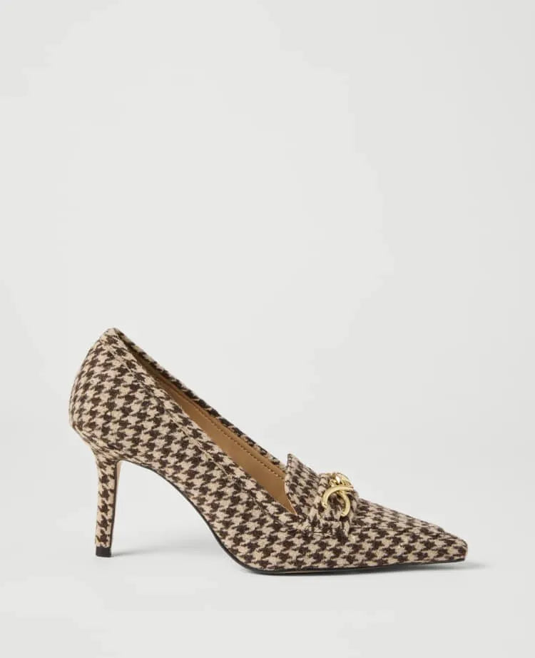 Chain Embellished Pump