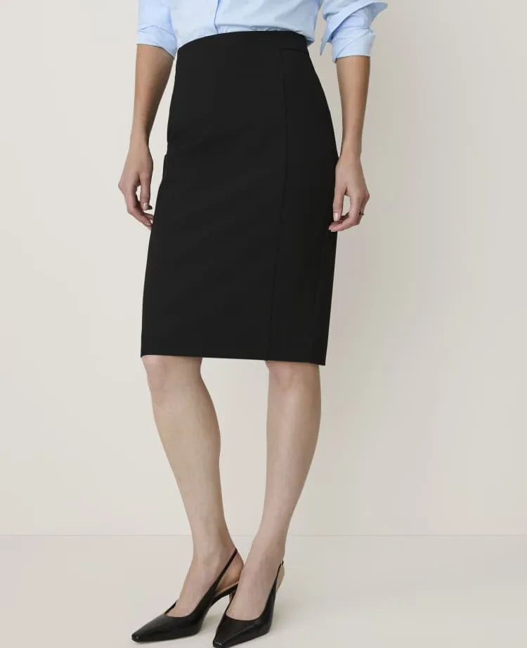 The Seamed Pencil Skirt in Seasonless Stretch — Curvy Fit