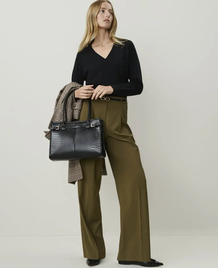 The Petite Pleated Straight Pant